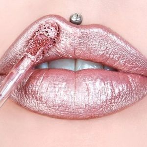 THIRST TRAP VELOUR LIP